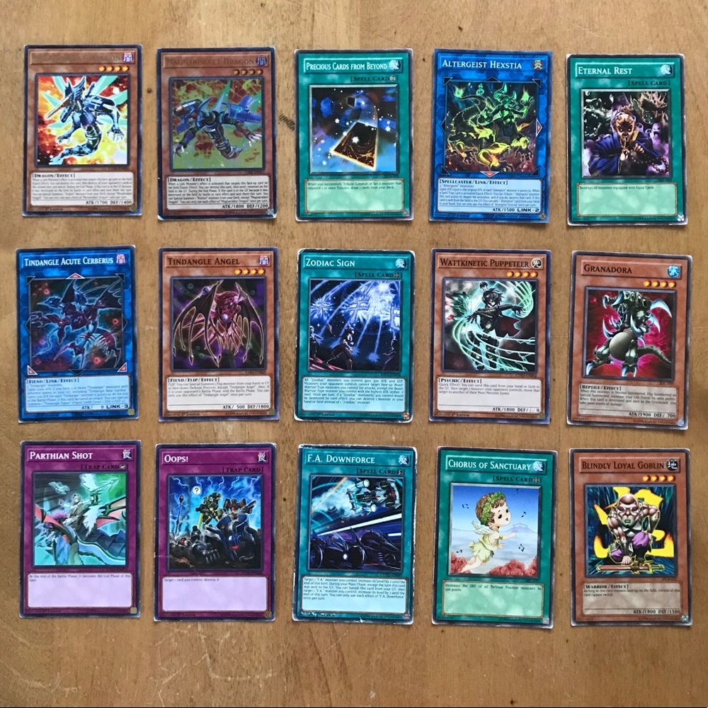 15 Yu-Gi-Oh trading cards 🌟